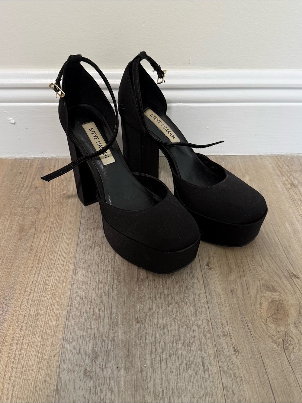 Steve Madden Black Agata Platform Heels